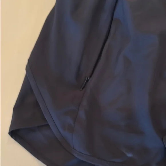 ALO Yoga Match Point Short - Picture 4 of 5